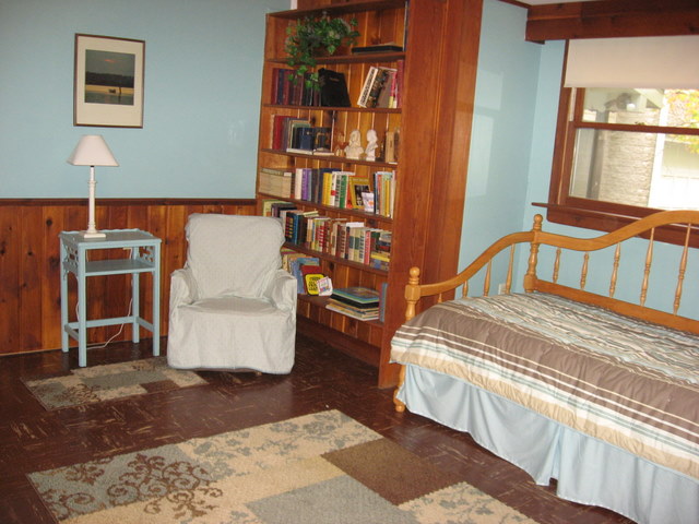 Second Bedroom - Click Image to Close